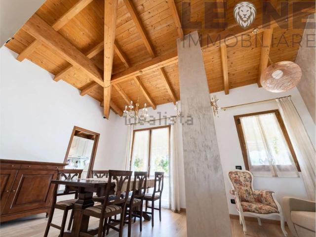 Appartamento in vendita di 149 m² in Via Livio Orlandi