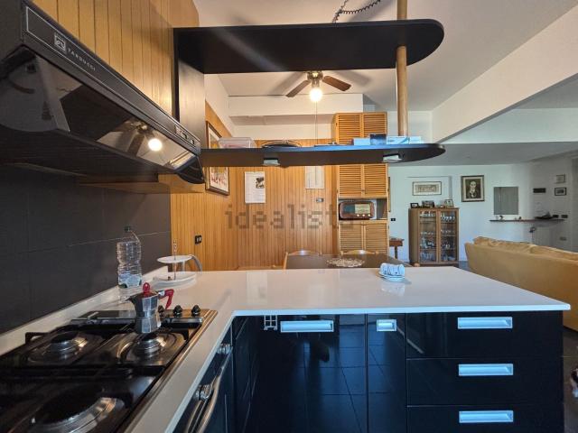 Appartamento in vendita di 149 m² in Via Colle Innamorati, 43