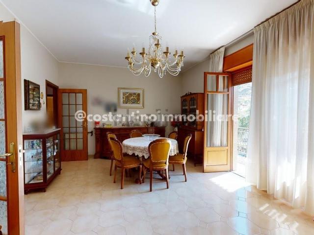 Appartamento in vendita di 149 m² in Via Consolare Antica