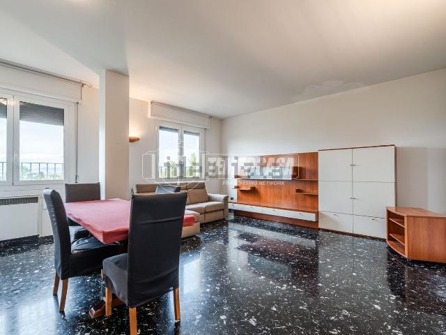 Appartamento in vendita di 149 m² in Via Cesare Battisti