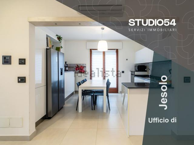 Appartamento in vendita di 149 m² in Via Don G. Bosco, 9