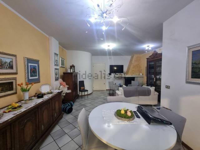 Appartamento in vendita di 149 m² in Via dei Lillà