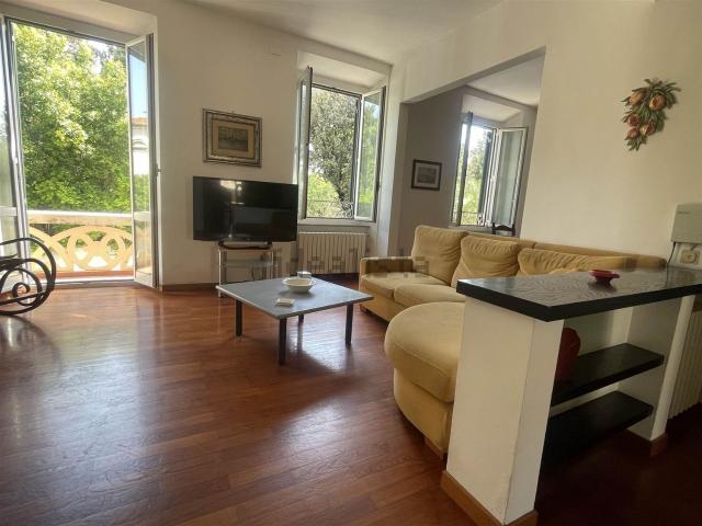 Appartamento in vendita di 149 m² in Via del Mare