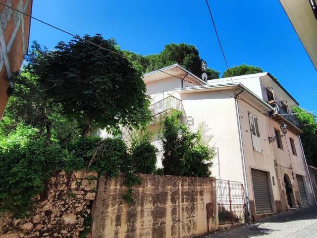 Appartamento in vendita di 149 m² in Via F. Cianciulli, 7