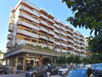 Appartamento in vendita di 149 m² in Via Lucania