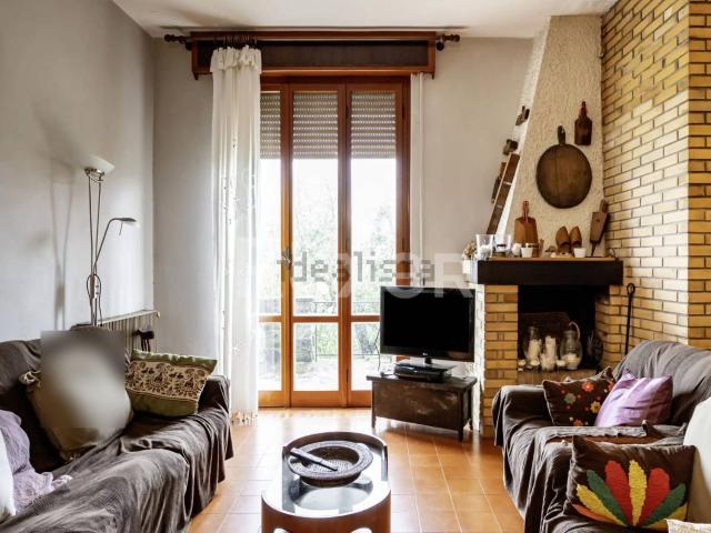 Appartamento in vendita di 149 m² in Via Madonna del Monte, 36