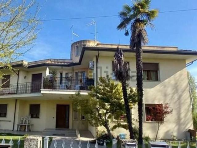 Appartamento in vendita di 149 m² in Via Santa Lucia