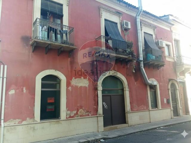 Appartamento in vendita di 149 m² in Via P. Umberto, 333