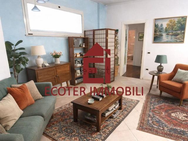 Appartamento in vendita di 149 m² in Via Riccardo Ravegnani
