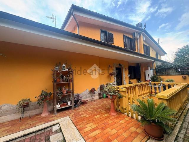 Appartamento in vendita di 150 m² in Via di Centogocce, 2