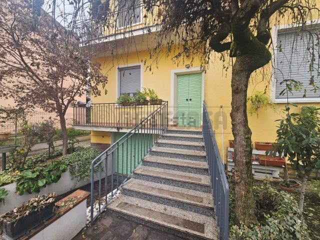 Appartamento in vendita di 150 m² in Via Caduti del Borgo