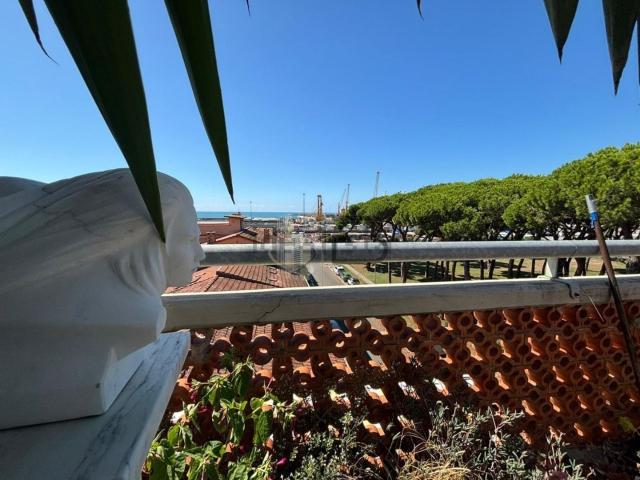 Appartamento in vendita di 150 m² in Via Cairoli