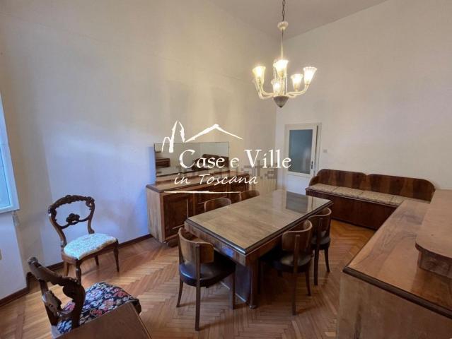Appartamento in vendita di 150 m² in Via Cambioni, 31