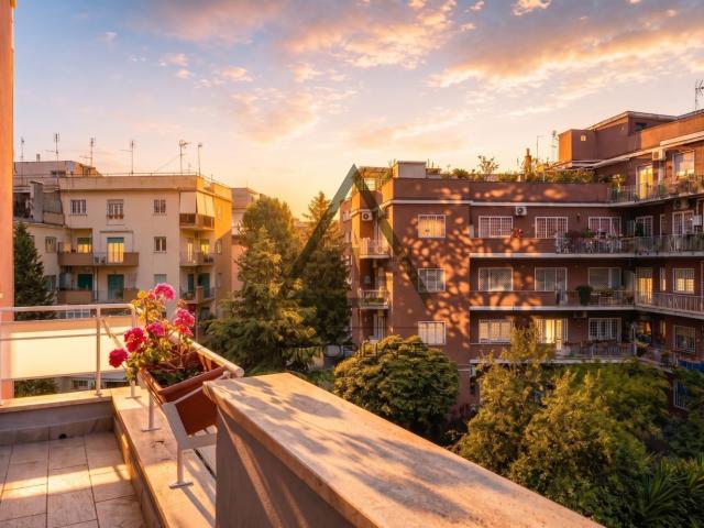 Appartamento in vendita di 150 m² in Via Carlo Dossi