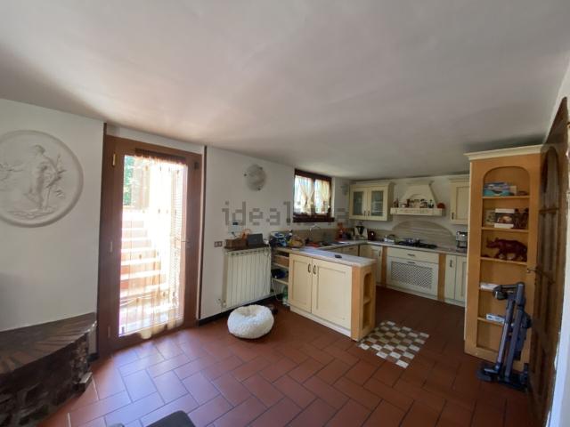 Appartamento in vendita di 150 m² in Via Case Rosse, 2