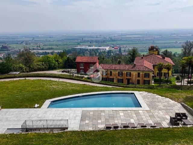Appartamento in vendita di 150 m² in Via Creusa, 53