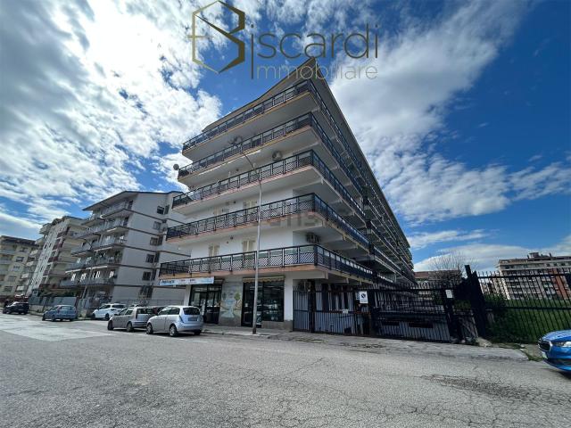 Appartamento in vendita di 150 m² in Via Antonio Canova