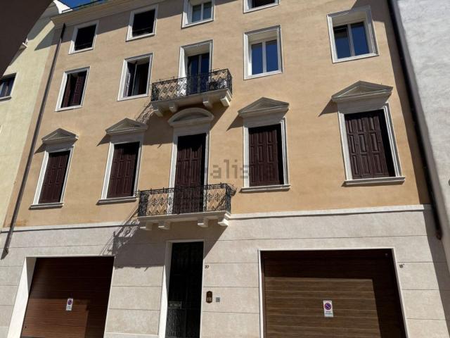 Appartamento in vendita di 150 m² in Via Antonio Chinotto, 20