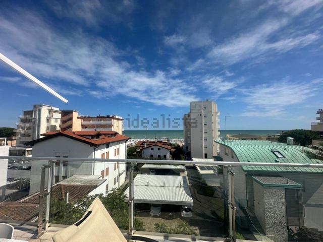 Appartamento in vendita di 150 m² in Via Andrea Bafile, 331