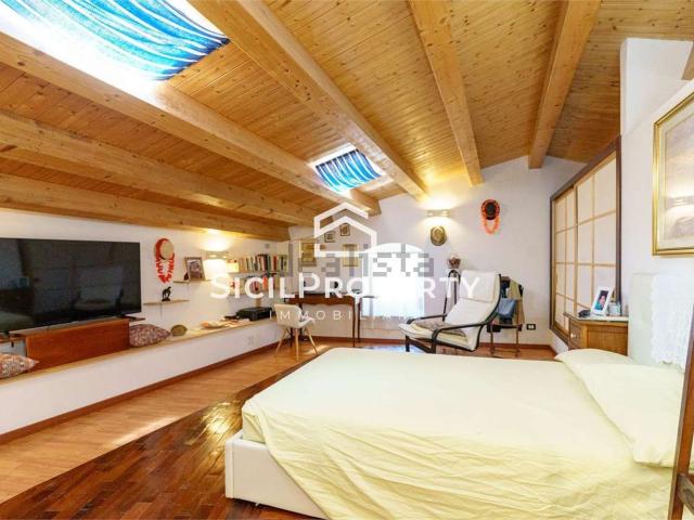 Appartamento in vendita di 150 m² in Via Angelo Maiorana, 31