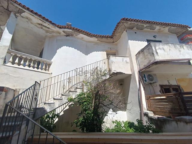 Appartamento in vendita di 150 m² in Via Aosta, 3