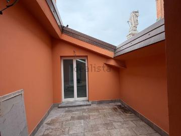 Appartamento in vendita di 150 m² in Via Altabella, 1