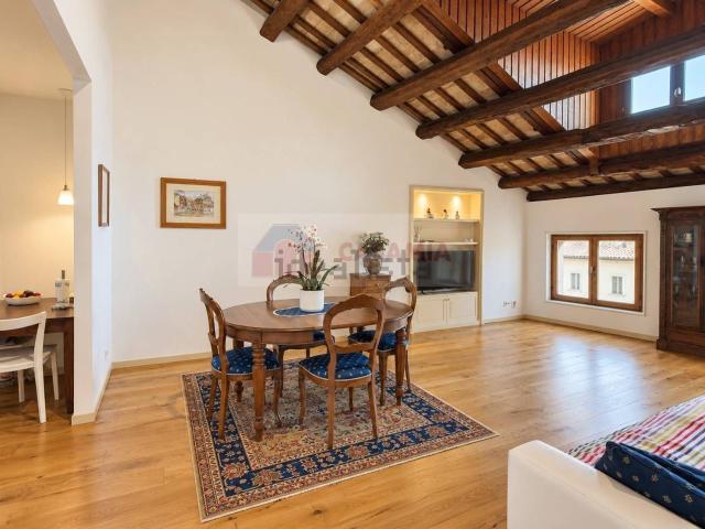 Appartamento in vendita di 150 m² in Via Alessandro Manzoni
