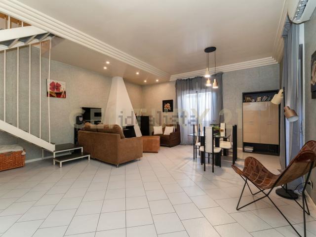 Appartamento in vendita di 150 m² in Via Allegria, 33