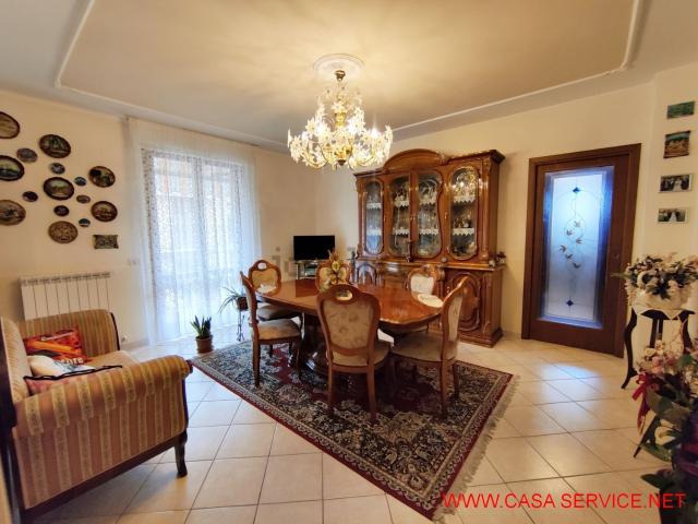 Appartamento in vendita di 150 m² in Via Aretina
