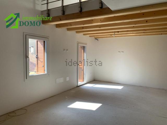 Appartamento in vendita di 150 m² in Via Battaglione Val Leogra