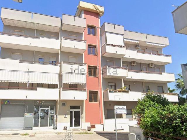 Appartamento in vendita di 150 m² in Via G. Falcone, 3