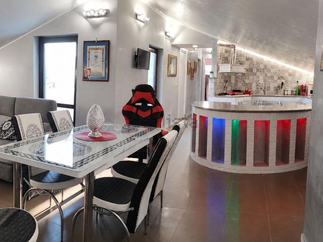 Appartamento in vendita di 150 m² in Via Gela, 11