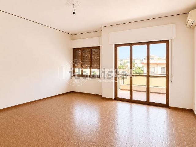 Appartamento in vendita di 150 m² in Via Generale Stefano Cagna, 8