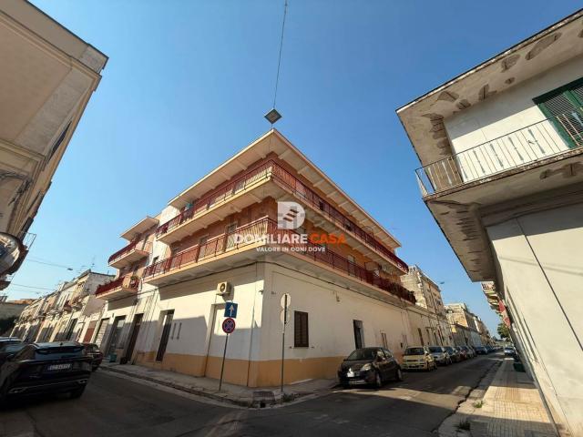 Appartamento in vendita di 150 m² in Via Giuseppe Battaglini, 36