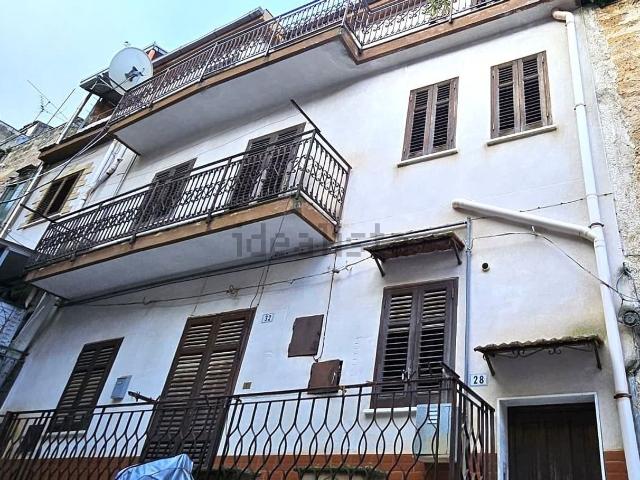 Appartamento in vendita di 150 m² in Via Giuseppe Garibaldi, 28