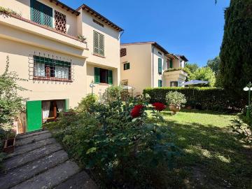 Appartamento in vendita di 150 m² in Via Giuseppe Mazzini, 28