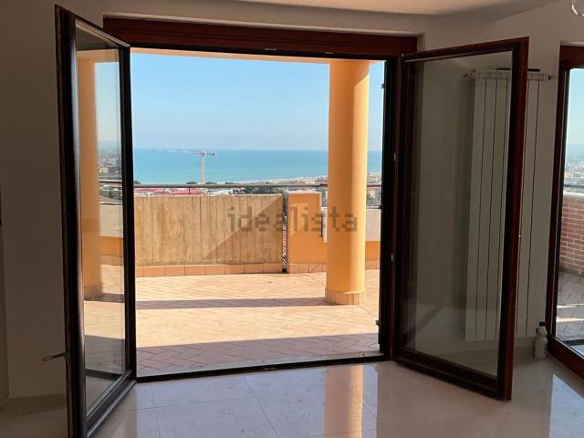 Appartamento in vendita di 150 m² in Via Giuseppe Scalarini, 9