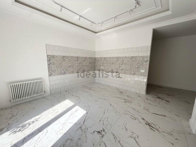 Appartamento in vendita di 150 m² in Via Giacomo Leopardi