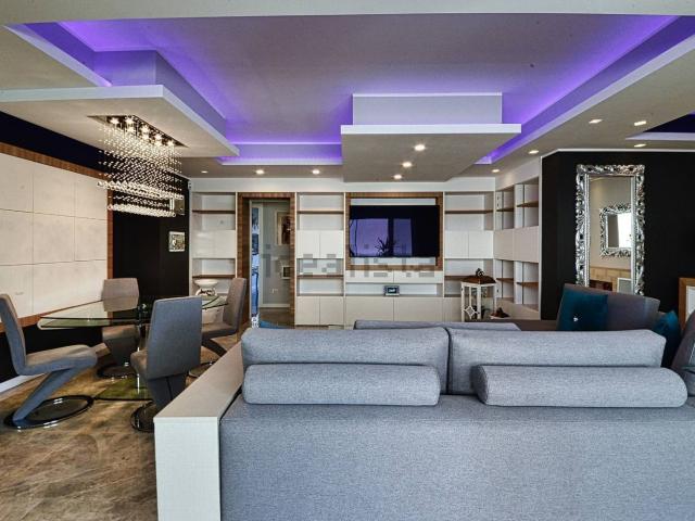 Appartamento in vendita di 150 m² in Via Giacomo Leopardi, 2