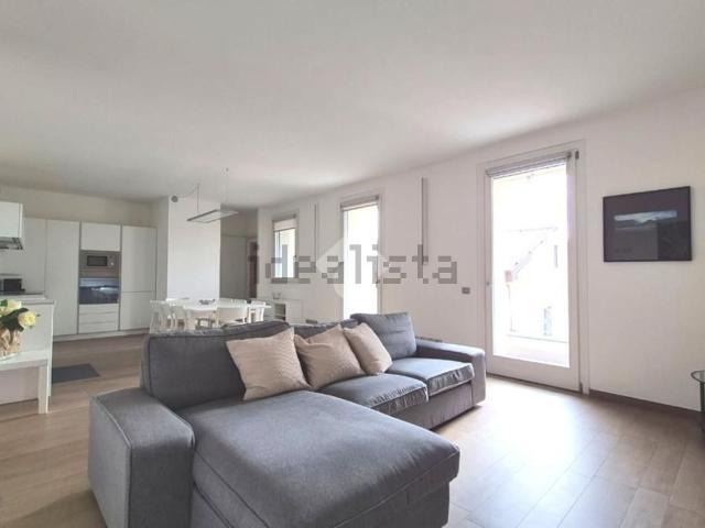 Appartamento in vendita di 150 m² in Via Giacomo Quarenghi, 9