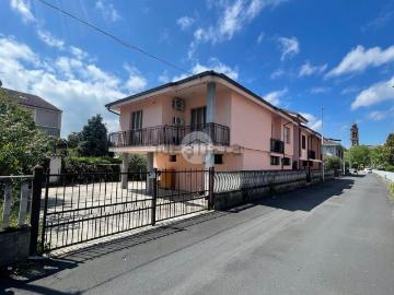 Appartamento in vendita di 150 m² in Via Giovanni Gianotti, 9