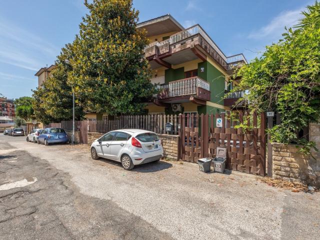 Appartamento in vendita di 150 m² in Via Giovanni Pascoli