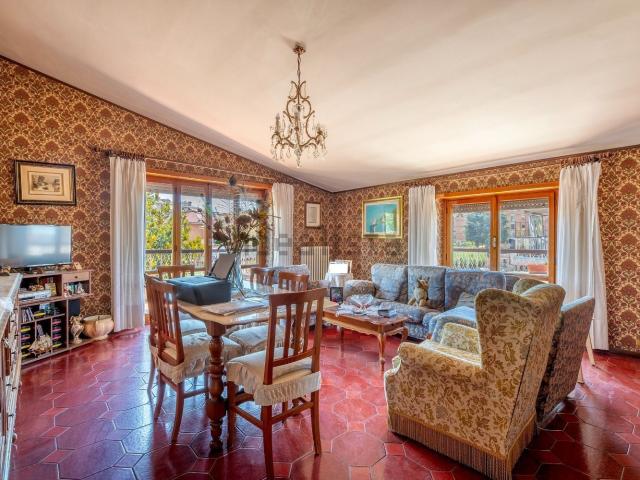 Appartamento in vendita di 150 m² in Via Giovanni Pascoli, 9