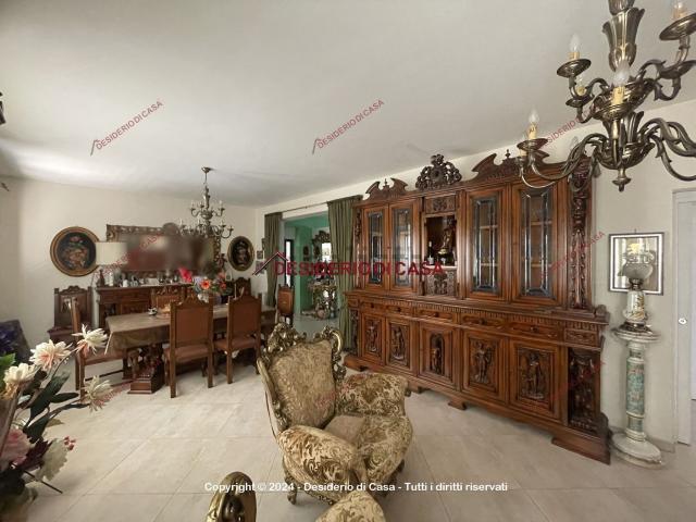 Appartamento in vendita di 150 m² in Via Don L. Sturzo, 2