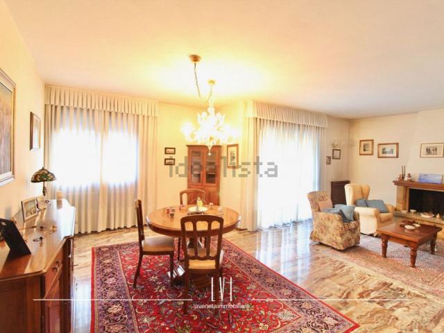 Appartamento in vendita di 150 m² in Via Donatella Cesaro, 23