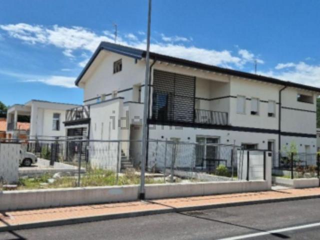 Appartamento in vendita di 150 m² in Via dei Castagni
