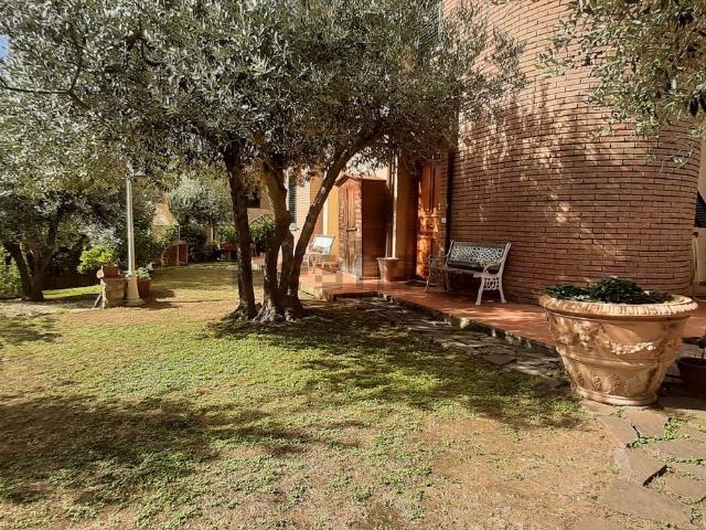 Appartamento in vendita di 150 m² in Via dei Lavoratori, 8