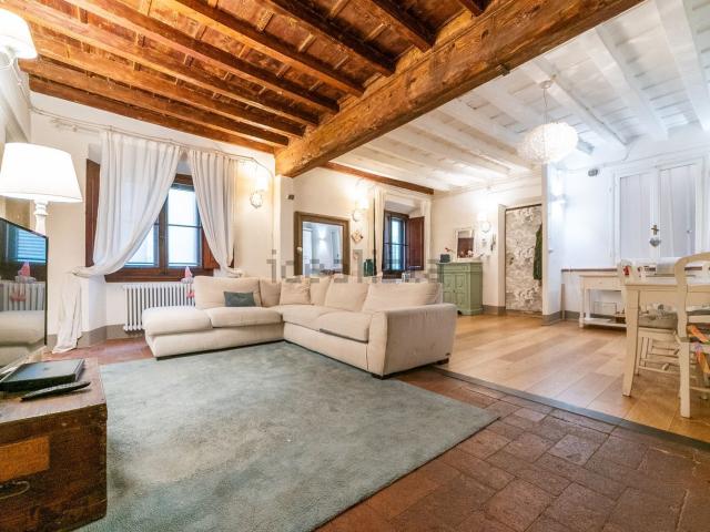 Appartamento in vendita di 150 m² in Via dei Palchetti