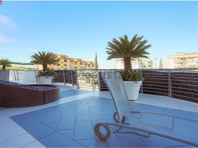 Appartamento in vendita di 150 m² in Via dei Pini
