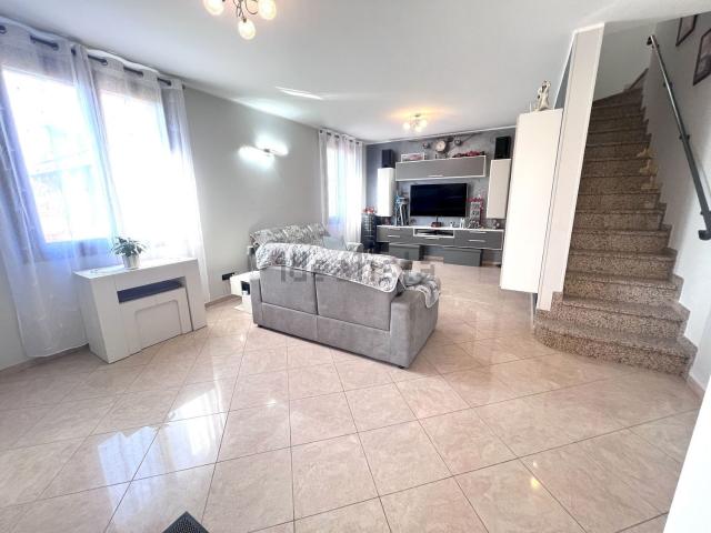 Appartamento in vendita di 150 m² in Via dell&apos Amicizia